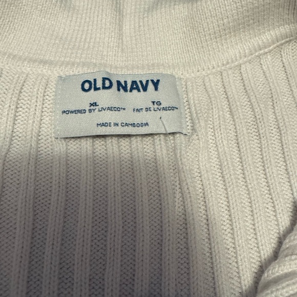 Old Navy Women's White Sleeveless Top - Picture 2 of 4